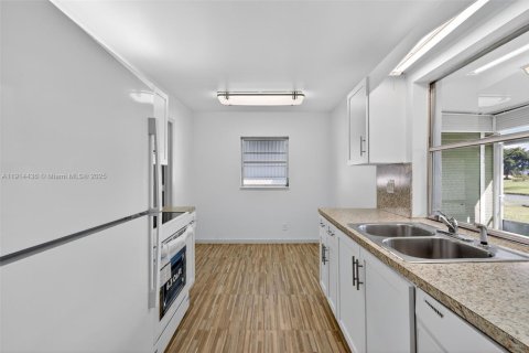 Villa ou maison à louer à West Palm Beach, Floride: 2 chambres, 149.57 m2 № 1971220 - photo 28