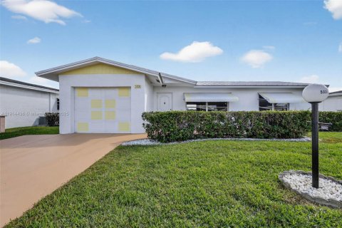 Villa ou maison à louer à West Palm Beach, Floride: 2 chambres, 149.57 m2 № 1971220 - photo 2