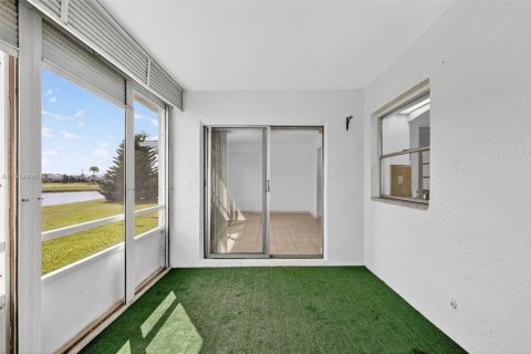 Villa ou maison à louer à West Palm Beach, Floride: 2 chambres, 149.57 m2 № 1971220 - photo 14