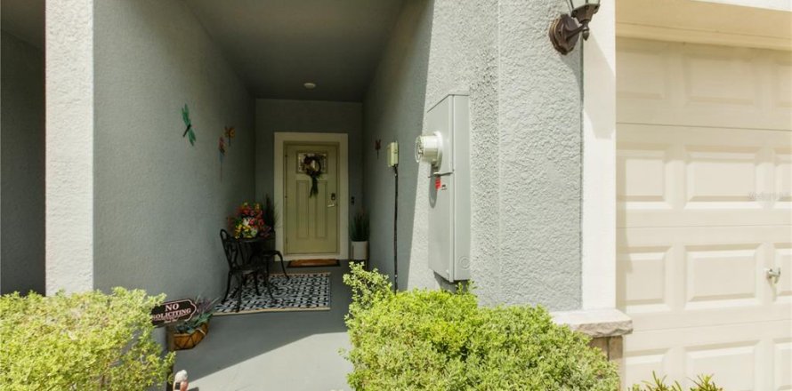 Townhouse in Zephyrhills, Florida 3 bedrooms, 151.8 sq.m. № 1913142