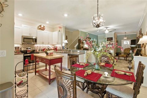 Townhouse in Zephyrhills, Florida 3 bedrooms, 151.8 sq.m. № 1913142 - photo 9