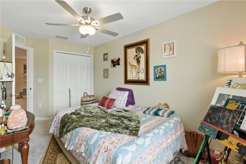 Townhouse in Zephyrhills, Florida 3 bedrooms, 151.8 sq.m. № 1913142 - photo 17