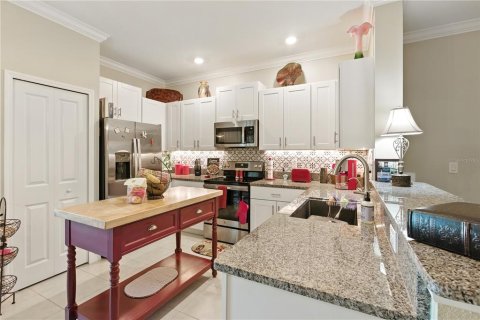 Townhouse in Zephyrhills, Florida 3 bedrooms, 151.8 sq.m. № 1913142 - photo 8