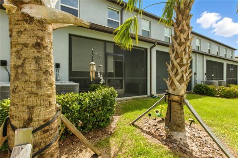 Townhouse in Zephyrhills, Florida 3 bedrooms, 151.8 sq.m. № 1913142 - photo 27
