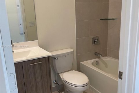 Touwnhouse à vendre à Doral, Floride: 3 chambres, 132.29 m2 № 1892529 - photo 7