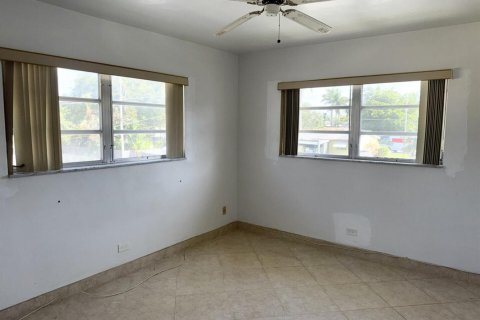 Condo in Hollywood, Florida, 2 bedrooms № 2250139 - photo 6
