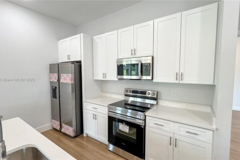 Купить виллу или дом в Себринг, Флорида 6 комнат, 147.34м2, № 1828689 - фото 5