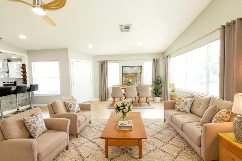 Condo in Port Richey, Florida, 2 bedrooms  № 1824003 - photo 11