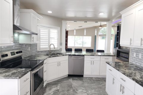 Condo in Port Richey, Florida, 2 bedrooms  № 1824003 - photo 19