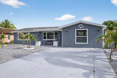 House in Port Richey, Florida 3 bedrooms, 121.7 sq.m. № 1831300 - photo 3