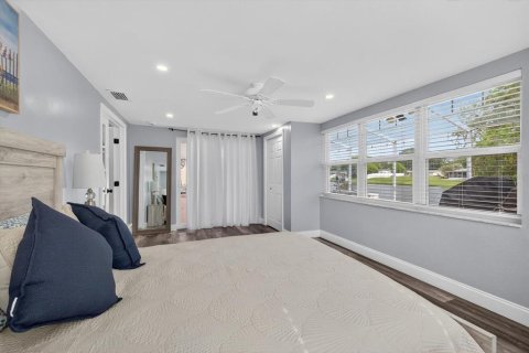 House in Port Richey, Florida 3 bedrooms, 121.7 sq.m. № 1831300 - photo 15
