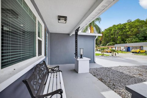 House in Port Richey, Florida 3 bedrooms, 121.7 sq.m. № 1831300 - photo 6
