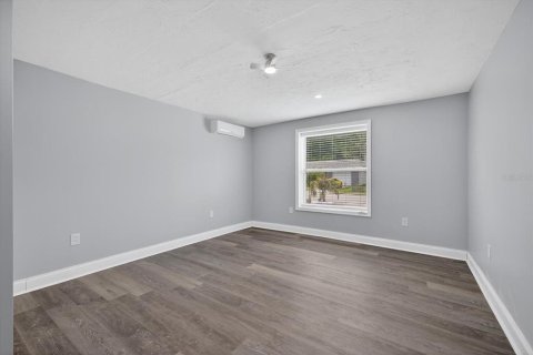 House in Port Richey, Florida 3 bedrooms, 121.7 sq.m. № 1831300 - photo 23