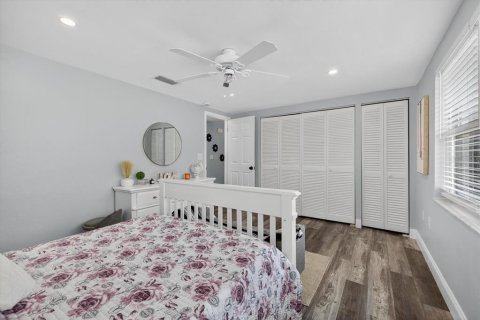 House in Port Richey, Florida 3 bedrooms, 121.7 sq.m. № 1831300 - photo 30