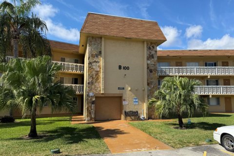 Condo à Palm Springs, Floride, 2 chambres № 2271628