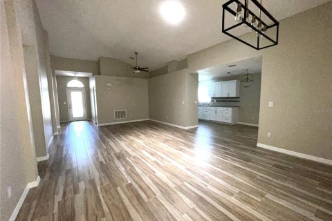 Condominio en alquiler en Sun City Center, Florida, 2 dormitorios, 144.83 m2 № 2226967 - foto 10