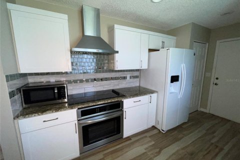 Condominio en alquiler en Sun City Center, Florida, 2 dormitorios, 144.83 m2 № 2226967 - foto 12