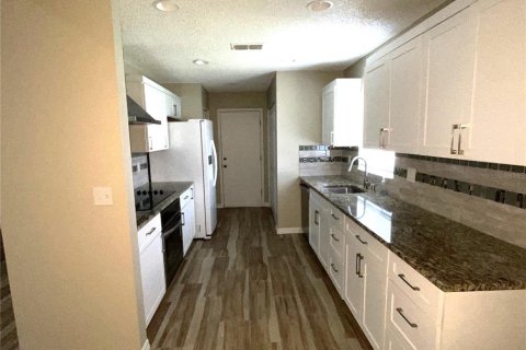 Condominio en alquiler en Sun City Center, Florida, 2 dormitorios, 144.83 m2 № 2226967 - foto 11