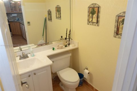 Condominio en alquiler en Hollywood, Florida, 1 dormitorio, 78.69 m2 № 2081659 - foto 19