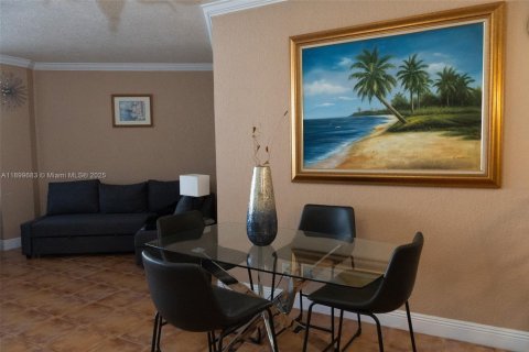 Condominio en Hollywood, Florida, 1 dormitorio № 2081659
