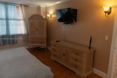 Condominio en alquiler en Hollywood, Florida, 1 dormitorio, 78.69 m2 № 2081659 - foto 6