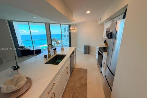 Condo à Sunny Isles Beach, Floride, 1 chambre  № 2390150