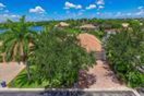 House in Coral Springs, Florida 5 bedrooms, 277.03 sq.m. № 2087058 - photo 10