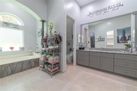 House in Coral Springs, Florida 5 bedrooms, 277.03 sq.m. № 2087058 - photo 27