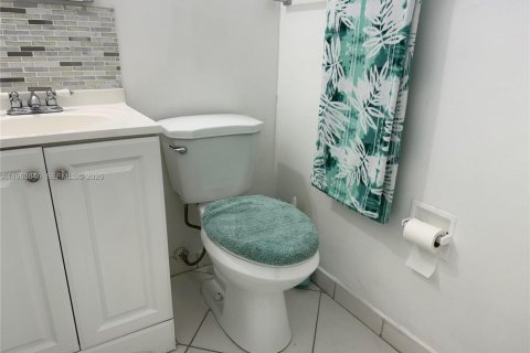 Купить кондоминиум в Майами, Флорида 2 спальни, 83.61м2, № 2025531 - фото 9