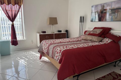 Купить кондоминиум в Майами, Флорида 2 спальни, 83.61м2, № 2025531 - фото 7