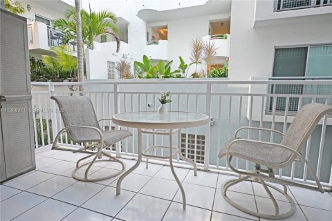 Condominio en venta en Miami Beach, Florida, 1 dormitorio, 69.49 m2 № 2029570 - foto 11