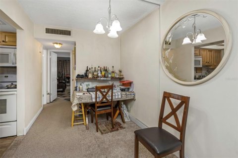 Condominio en alquiler en New Port Richey, Florida, 1 dormitorio, 68.38 m2 № 1740539 - foto 6