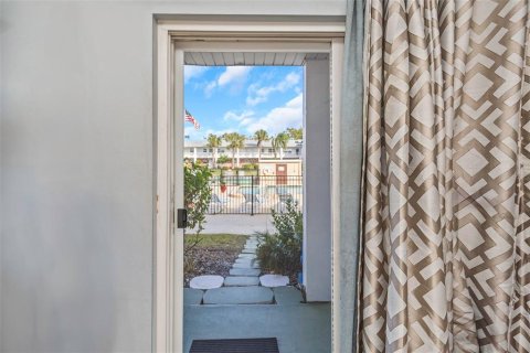 Condominio en alquiler en New Port Richey, Florida, 1 dormitorio, 68.38 m2 № 1740539 - foto 21