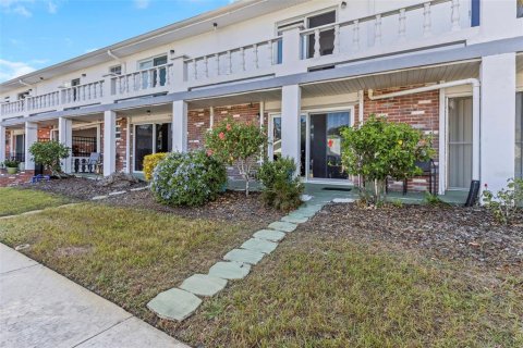 Condominio en alquiler en New Port Richey, Florida, 1 dormitorio, 68.38 m2 № 1740539 - foto 22