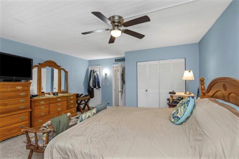 Condominio en alquiler en New Port Richey, Florida, 1 dormitorio, 68.38 m2 № 1740539 - foto 17