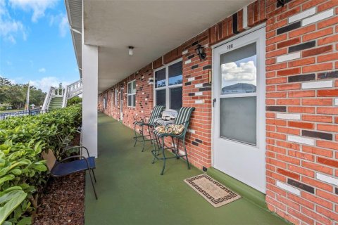 Condominio en alquiler en New Port Richey, Florida, 1 dormitorio, 68.38 m2 № 1740539 - foto 18