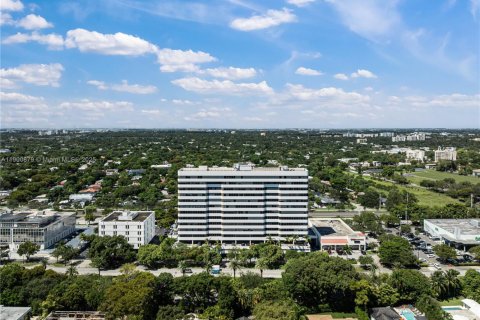 Propiedad comercial en venta en Miami, Florida № 1952111 - foto 25