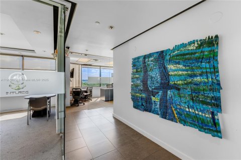 Propiedad comercial en venta en Miami, Florida № 1952111 - foto 17