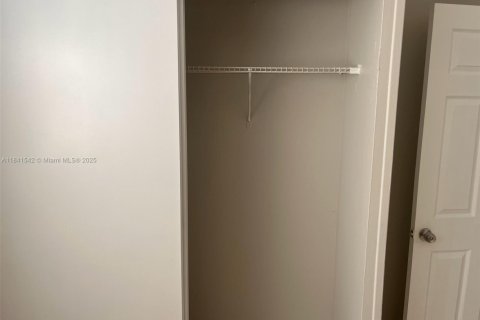 Купить виллу или дом в Холливуд, Флорида 3 спальни, 100.71м2, № 1834069 - фото 25