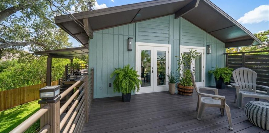 House in Clearwater, Florida 2 bedrooms, 95.22 sq.m. № 1866453