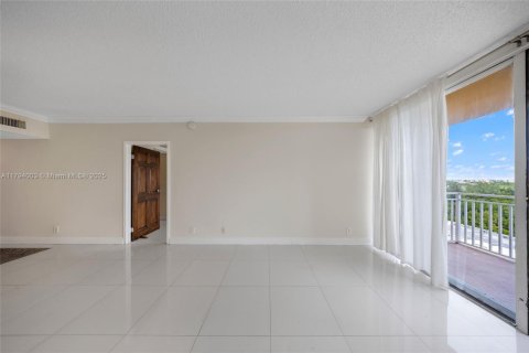 Condo in North Miami, Florida, 1 bedroom  № 1862241 - photo 8