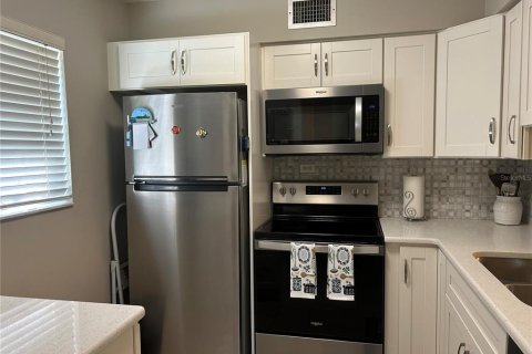 Condominio en alquiler en Sarasota, Florida, 2 dormitorios, 99.22 m2 № 1724127 - foto 4