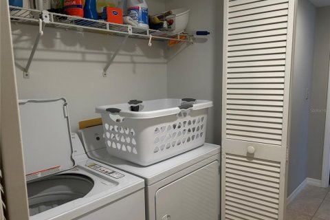 Condominio en alquiler en Sarasota, Florida, 2 dormitorios, 99.22 m2 № 1724127 - foto 13