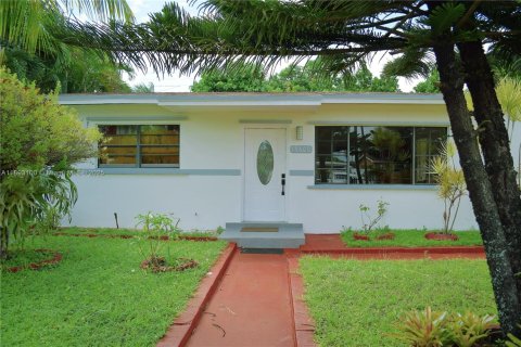 House in Miami Gardens, Florida 5 bedrooms, 152.82 sq.m. № 1948039 - photo 13