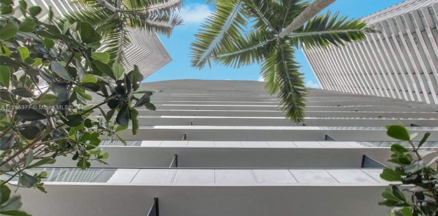 Condo à Miami, Floride, 3 chambres  № 1938562