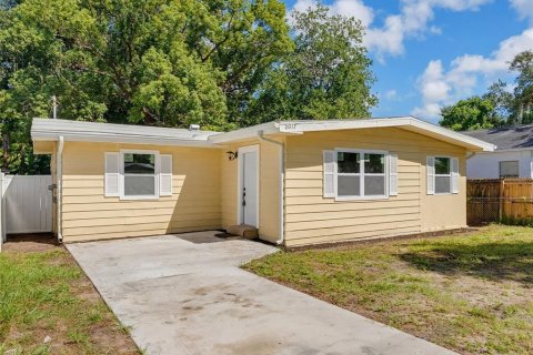 House in Clearwater, Florida 3 bedrooms, 94.11 sq.m. № 2367404