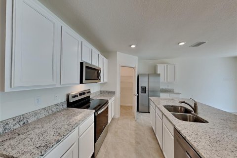 Villa ou maison à louer à Davenport, Floride: 4 chambres, 174.19 m2 № 2208342 - photo 4
