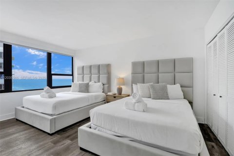 Condo in Miami Beach, Florida, 2 bedrooms  № 2084452 - photo 5