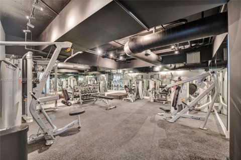 Condo in Miami Beach, Florida, 2 bedrooms  № 2084452 - photo 21