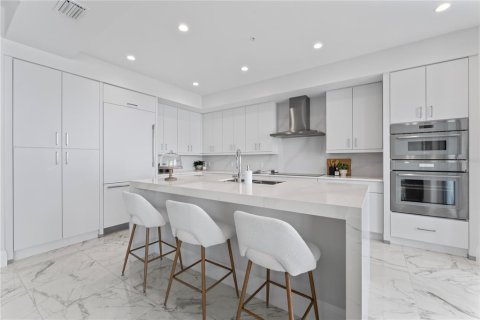 Condo in Tampa, Florida, 3 bedrooms  № 1266188 - photo 17